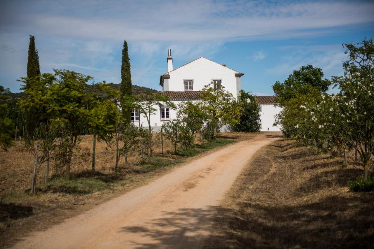 Herdade Dos Alfanges "The Barn" Viana do Alentejo Exteriör bild